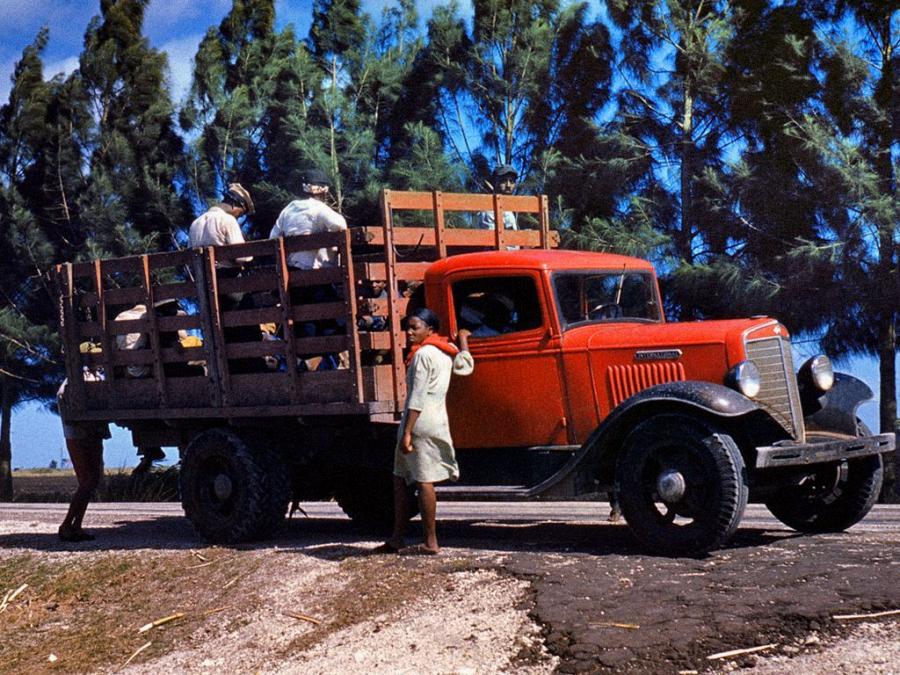  International C-30 Flatbed 1934 года  (фото 3 из 4)